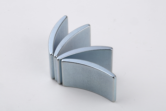 Неодимовые редкоземельные постоянные магниты в тяговых двигателях